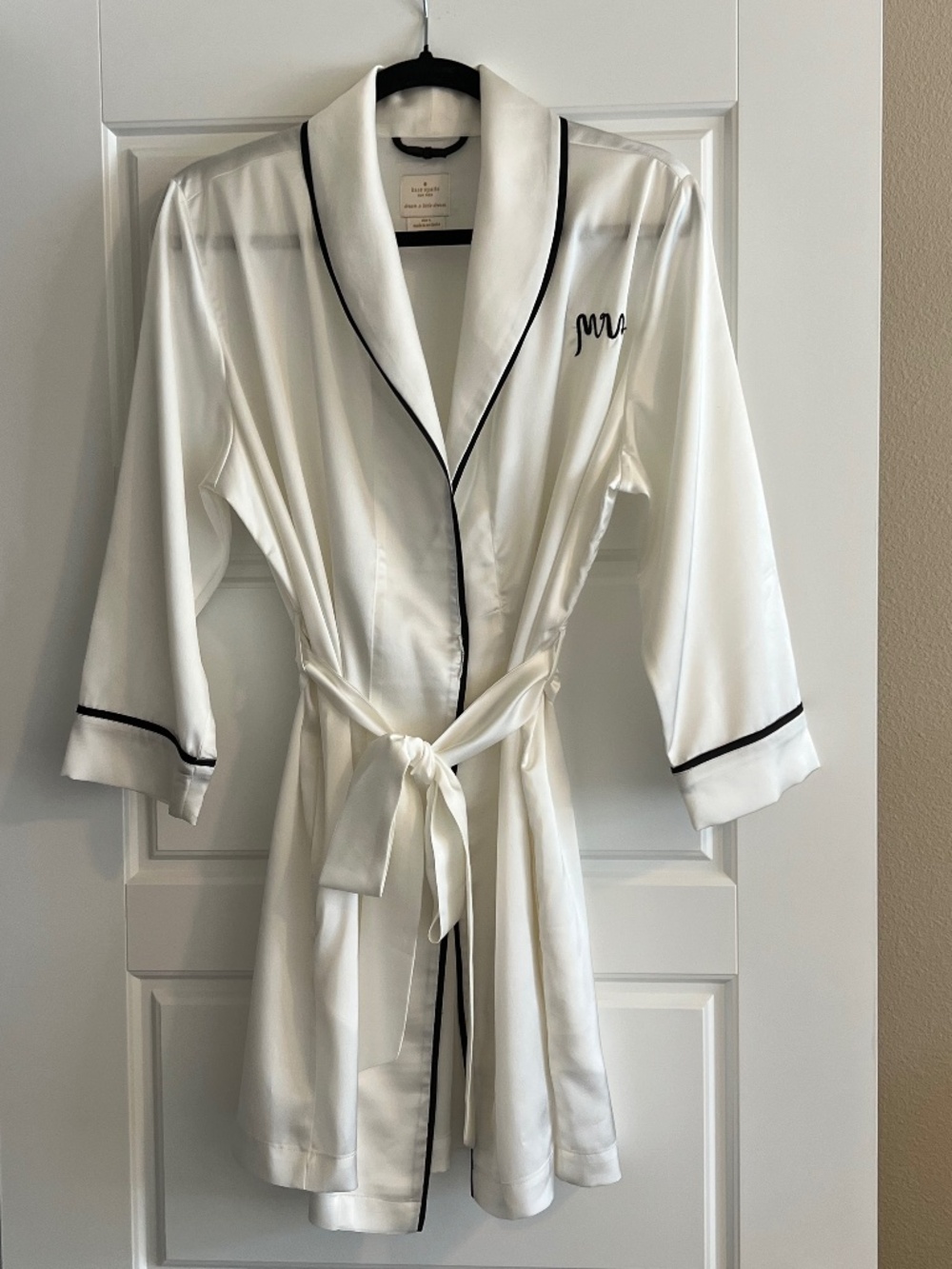 Kate Spade New York White Mrs Charmeuse Matching Slip & Short Robe Size M